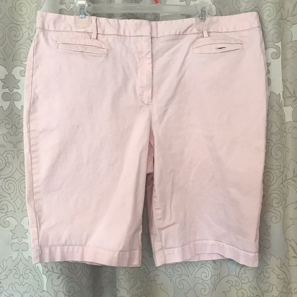 16 • Lands End Trouser Flat Front Shorts EUC